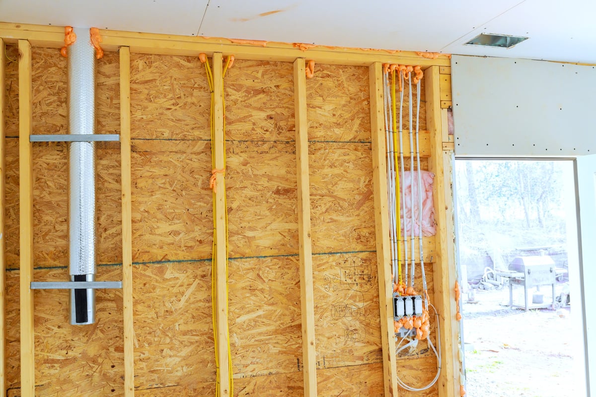 Trabajos de albañilería y aislamiento en una vivienda nueva